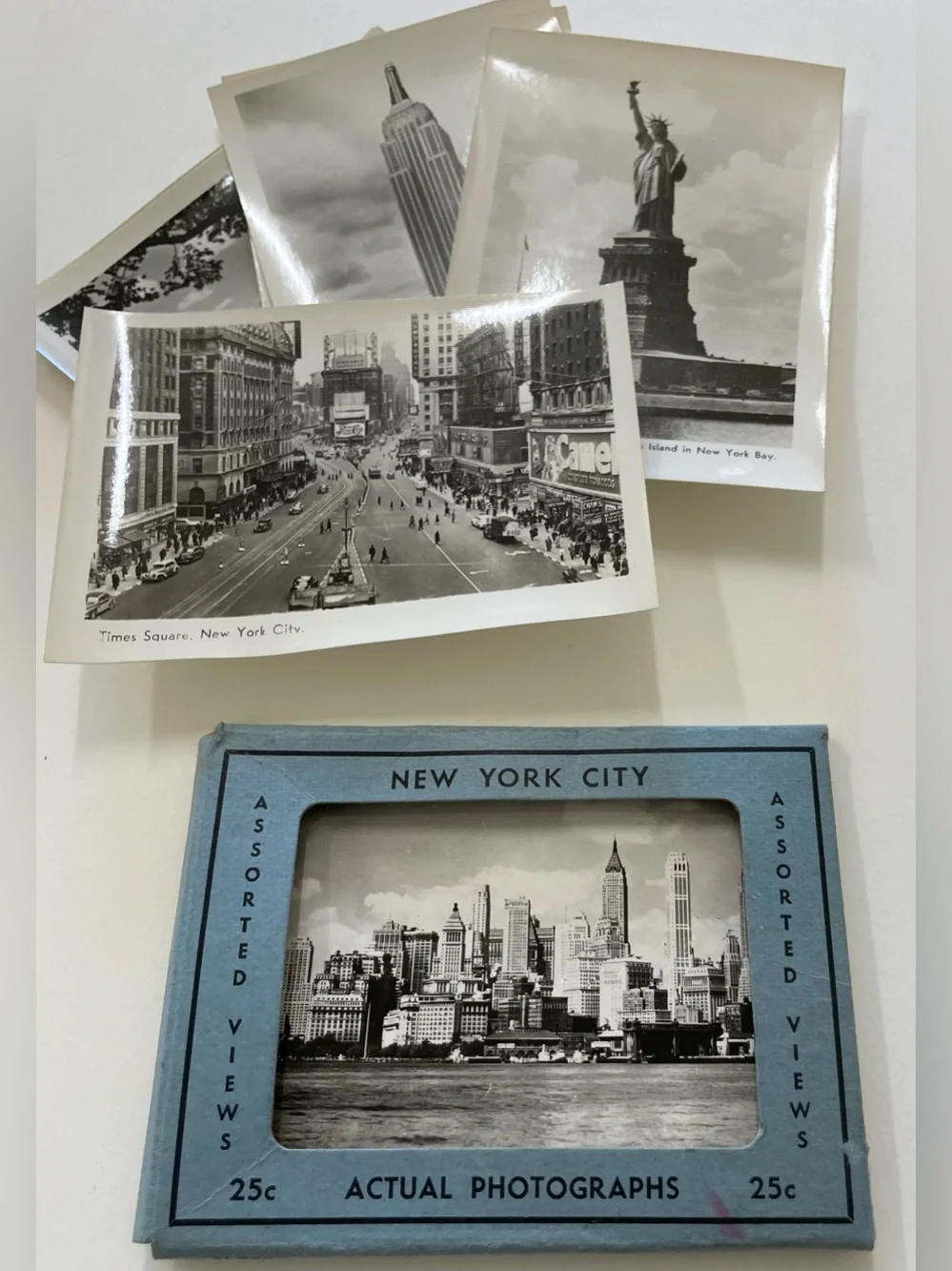 1940s Vintage Alfred Mainzer New York City Souvenir Mini Photograph Set